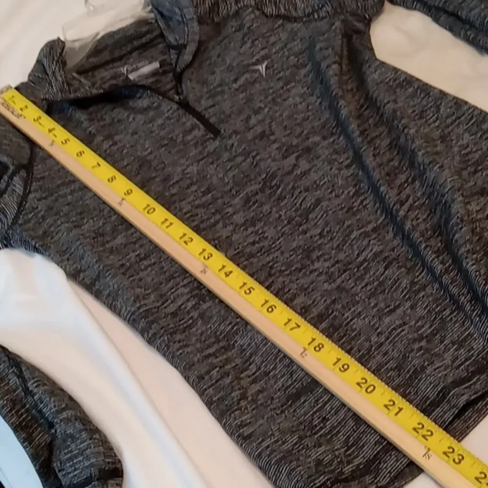 Old Navy Active Girls XL Long sleeve three quarter Zip Activewear top. Comfy.